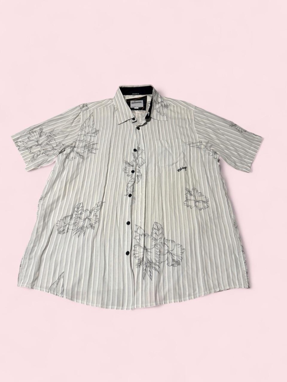 Vintage Y2K Billabong White and Gray Striped Floral Short-Sleeve Button-Up
